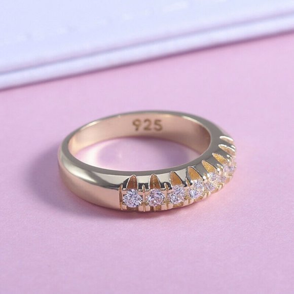 New  Round Cut Cubic Zirconia Ring - Picture 2 of 7